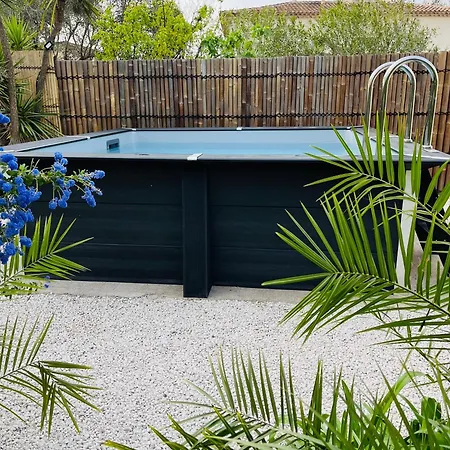 La Rapha'elle Nyaraló